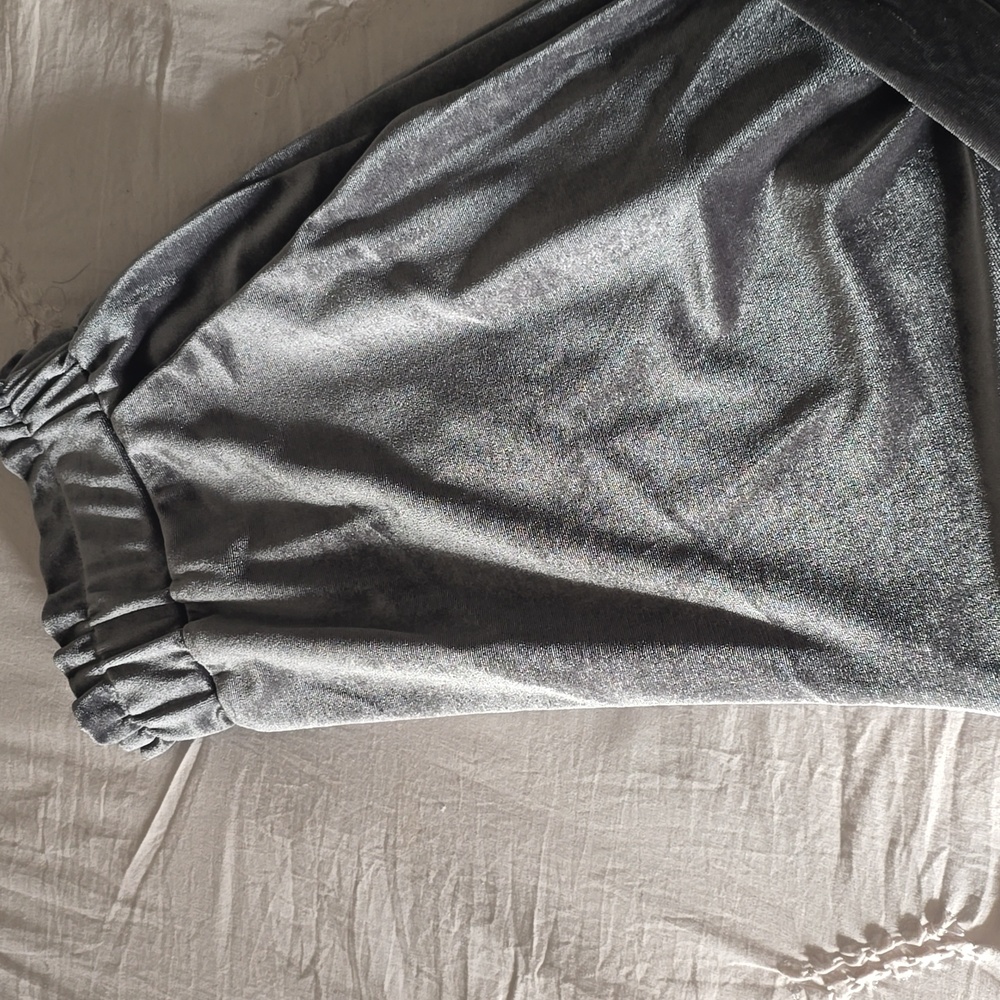 Tteasures&Bond, Charcoal Velvet Pants, Sz M NWT - Picture 3 of 8
